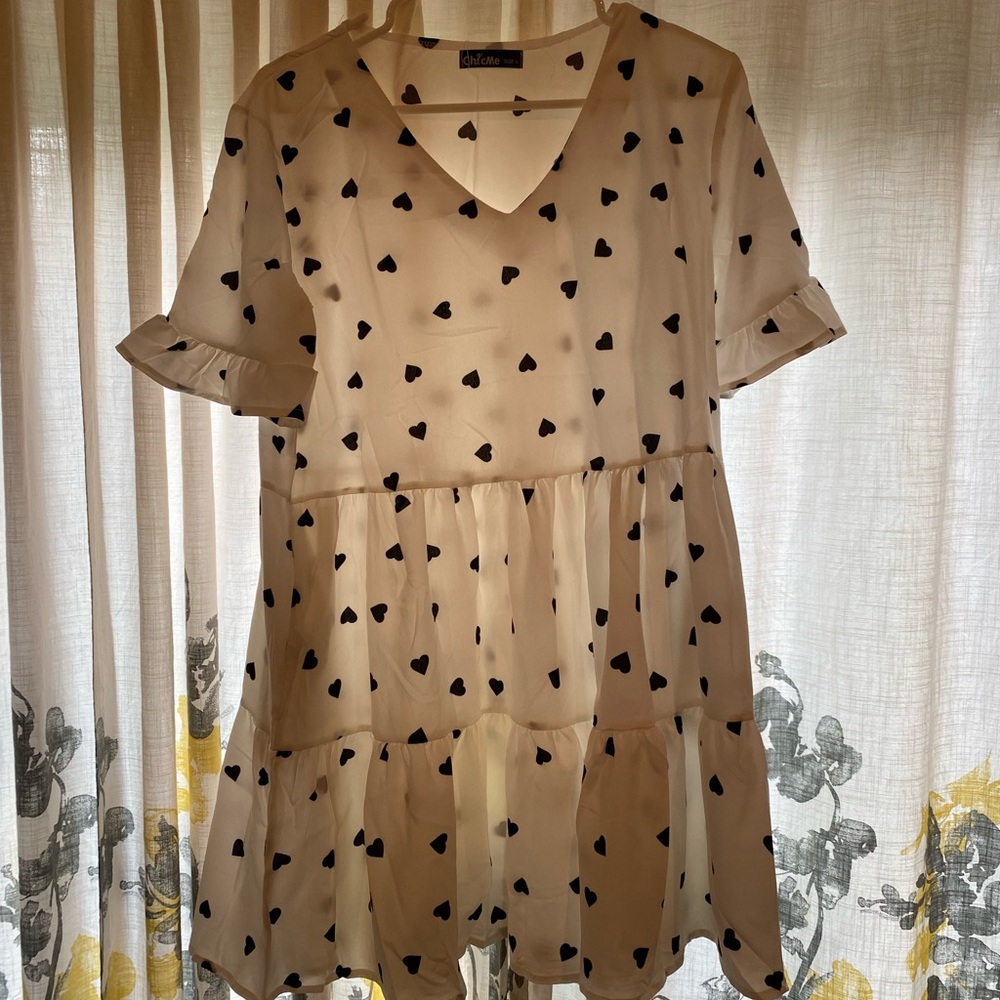 Cute summery shirt sleeve heart dress.